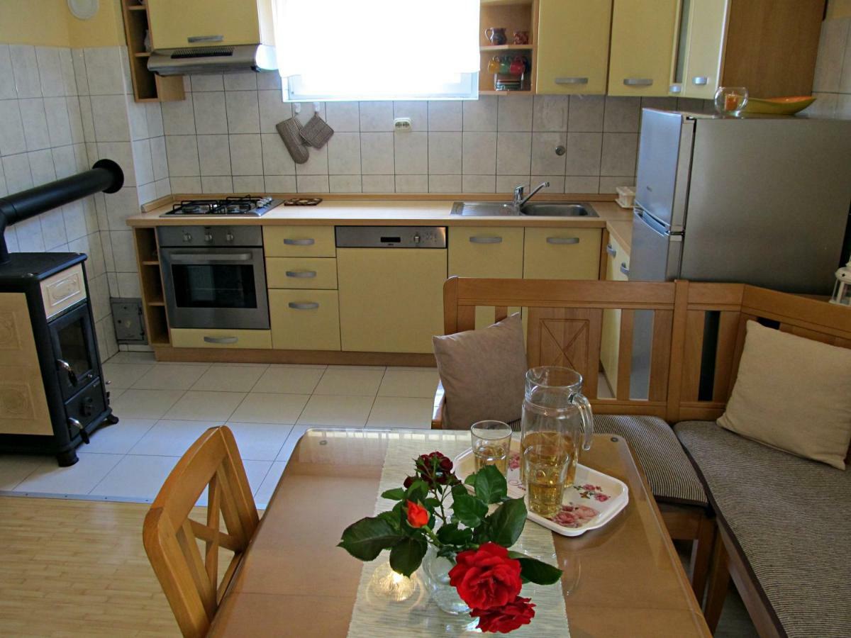 Apartment Ana Sinj Exterior photo