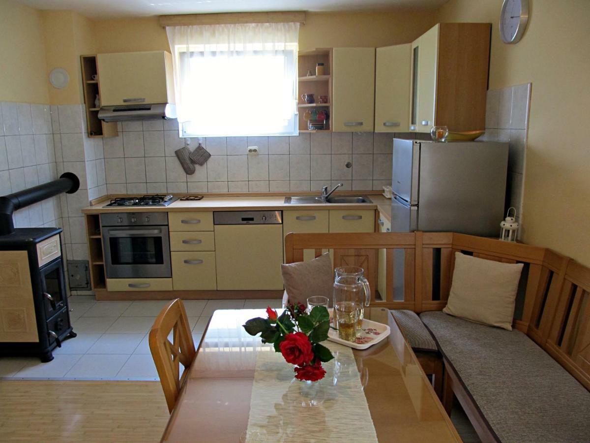 Apartment Ana Sinj Exterior photo